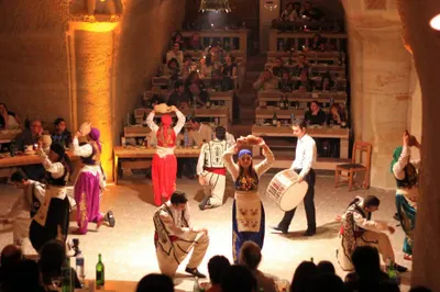 Espectáculo nocturno turco en Capadocia - Day Tours in Cappadocia