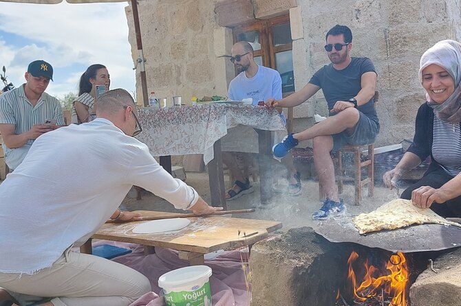 ELABORACIÓN DE GÖZLEME TRADICIONAL EN CAPADOCIA photo 2