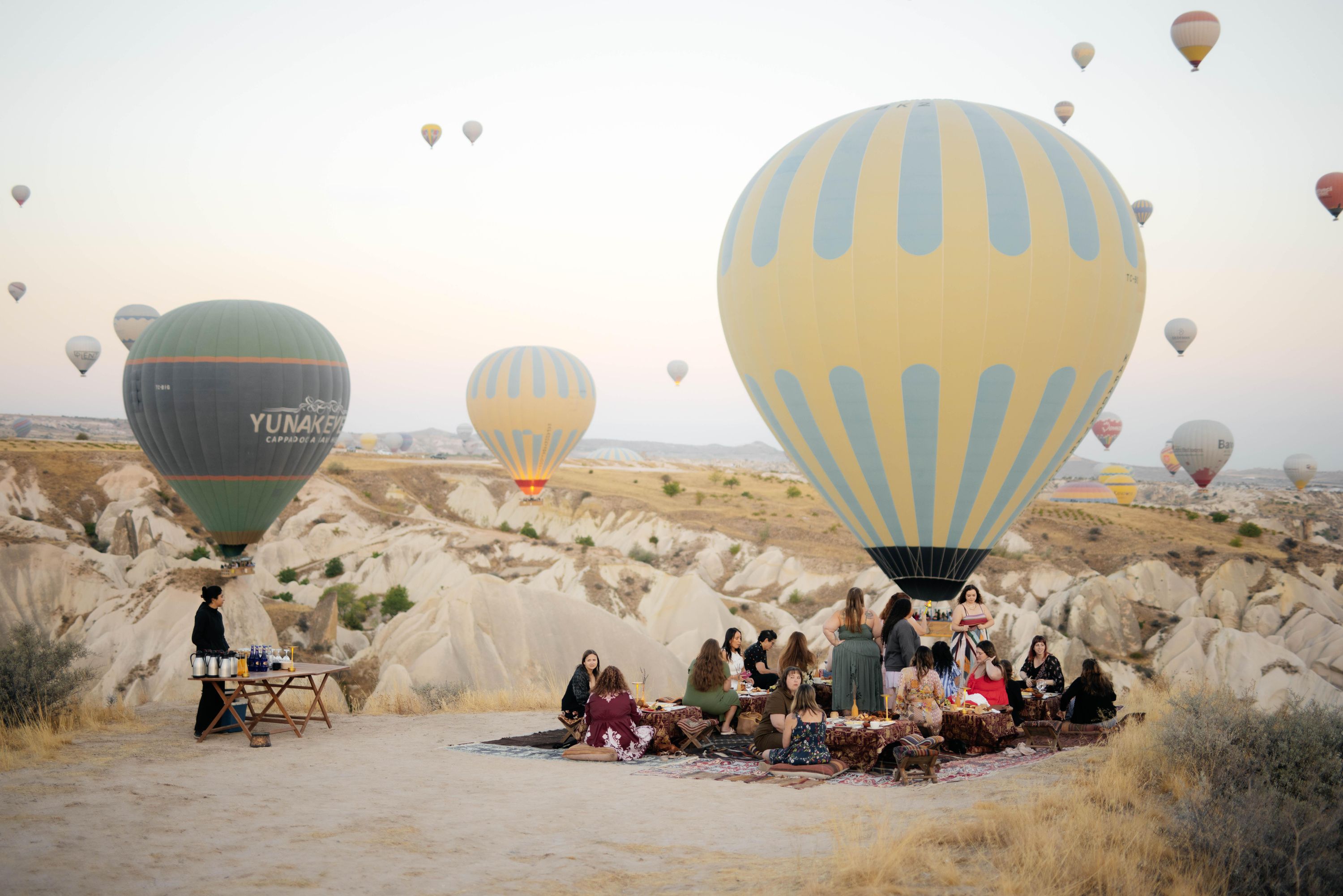 Desayuno al amanecer en Capadocia con globos photo 2