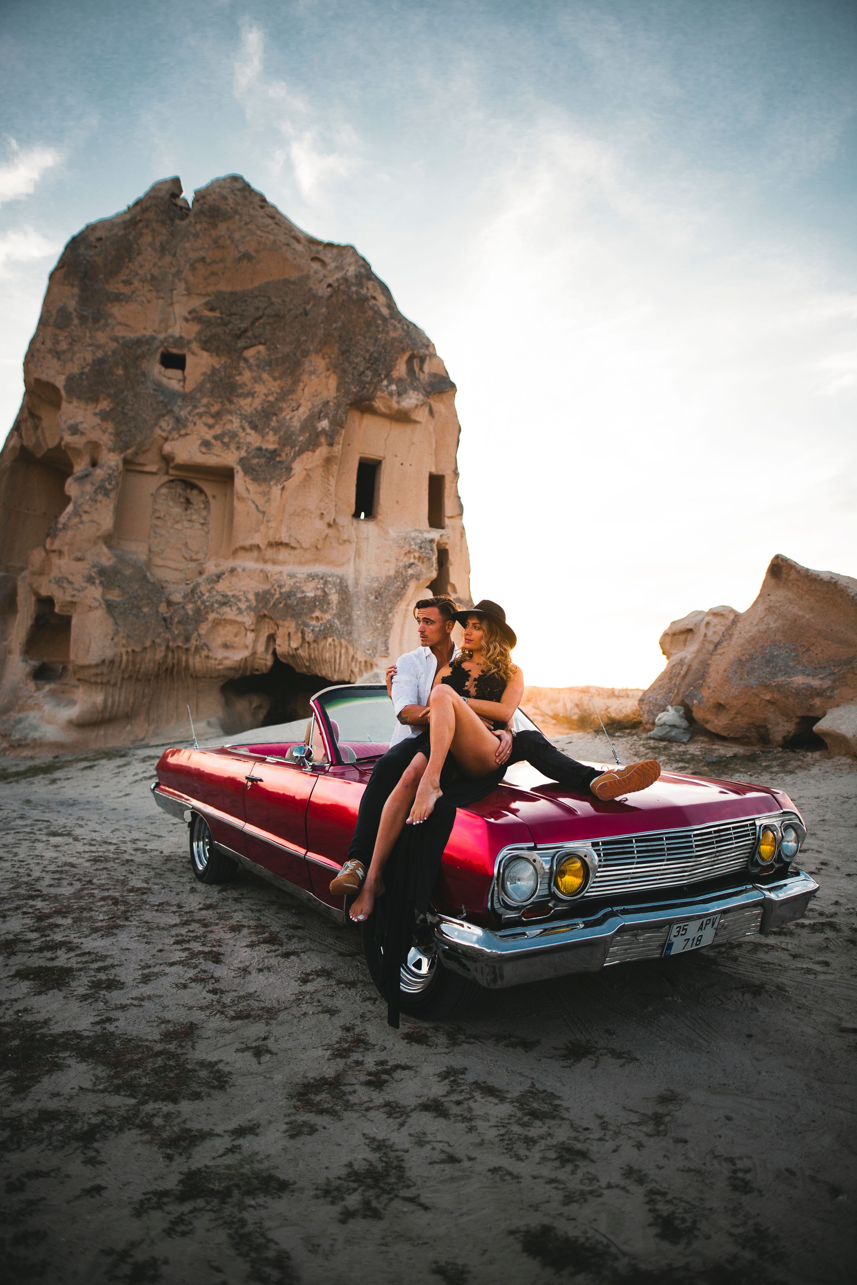 ПРОГУЛКА НА РЕТРО-АВТОМОБИЛЕ ПО КАППАДОКИИ - Private Tours in Cappadocia