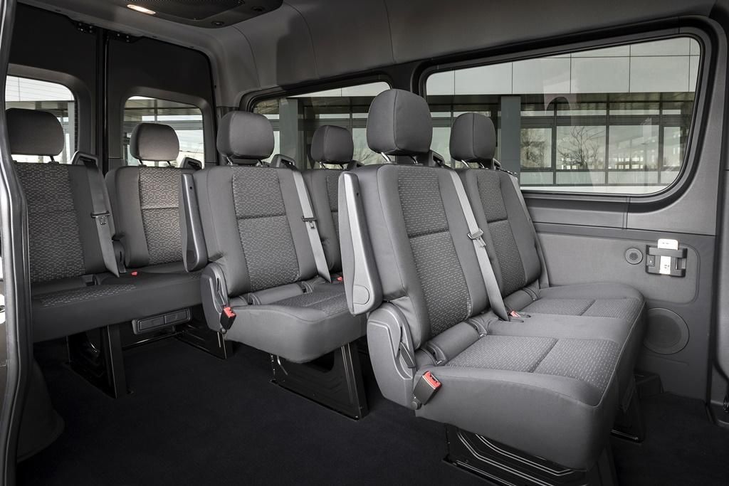PRIVATE CAR & DRIVER photo 2